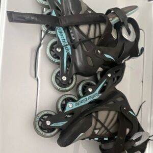 Women's Inline Skates - Black and Blue